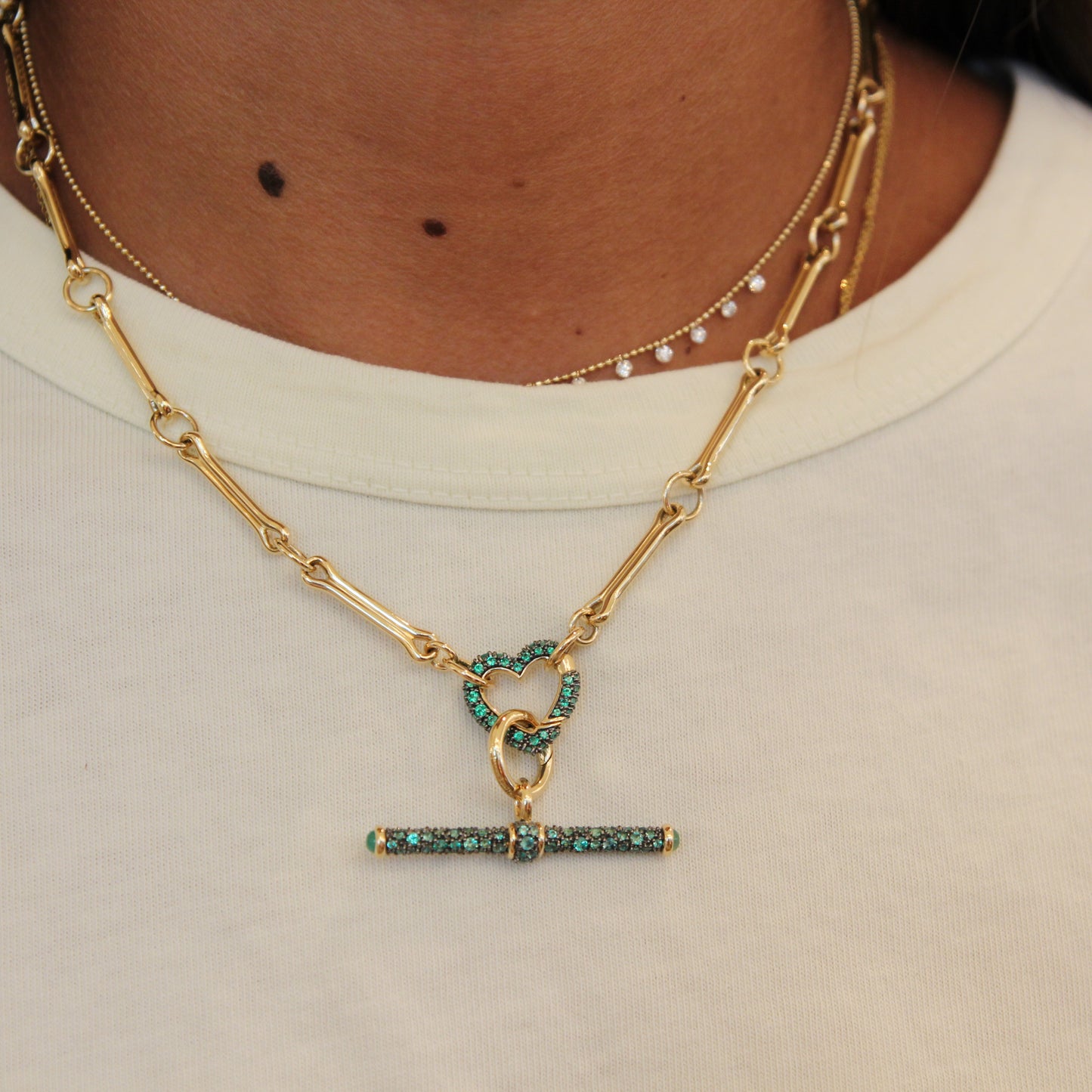 Ellison T-Bar Pendant in Emerald