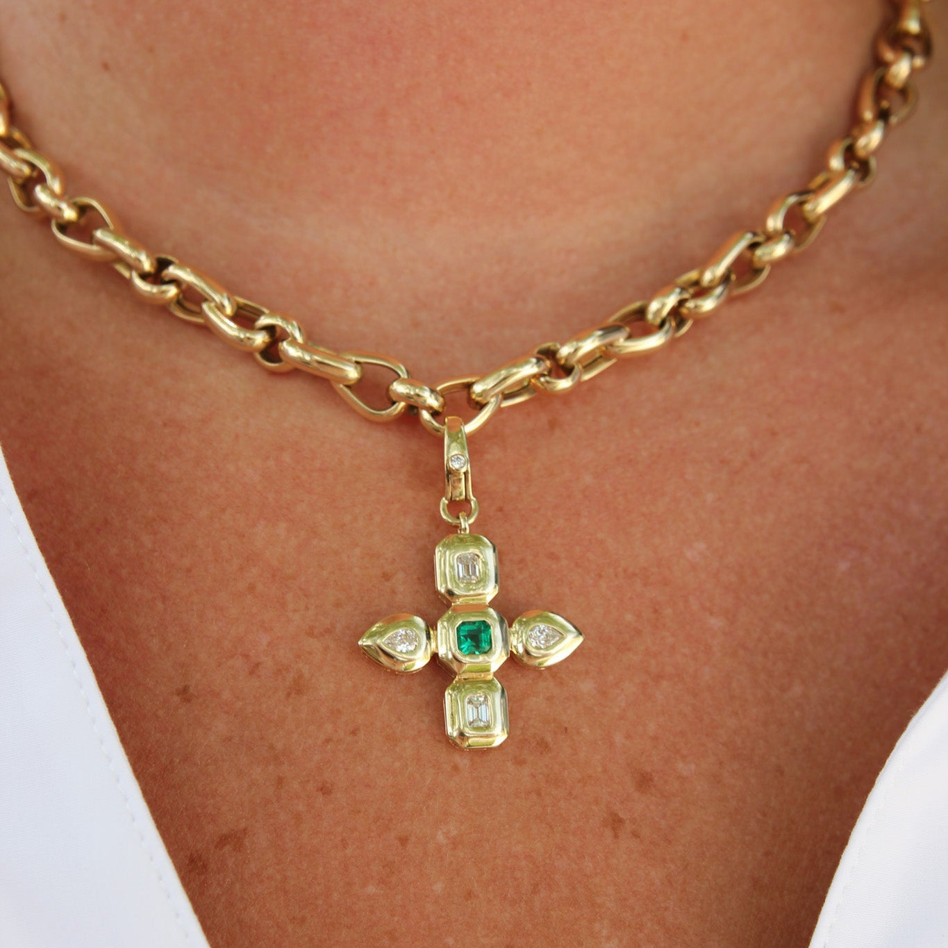 Frances Emerald Bezel Cross