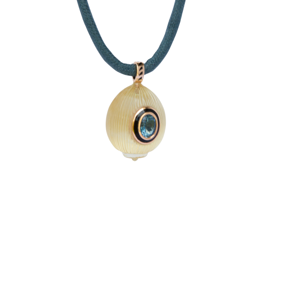 Carved Lemon Quartz & Coquito Charm
