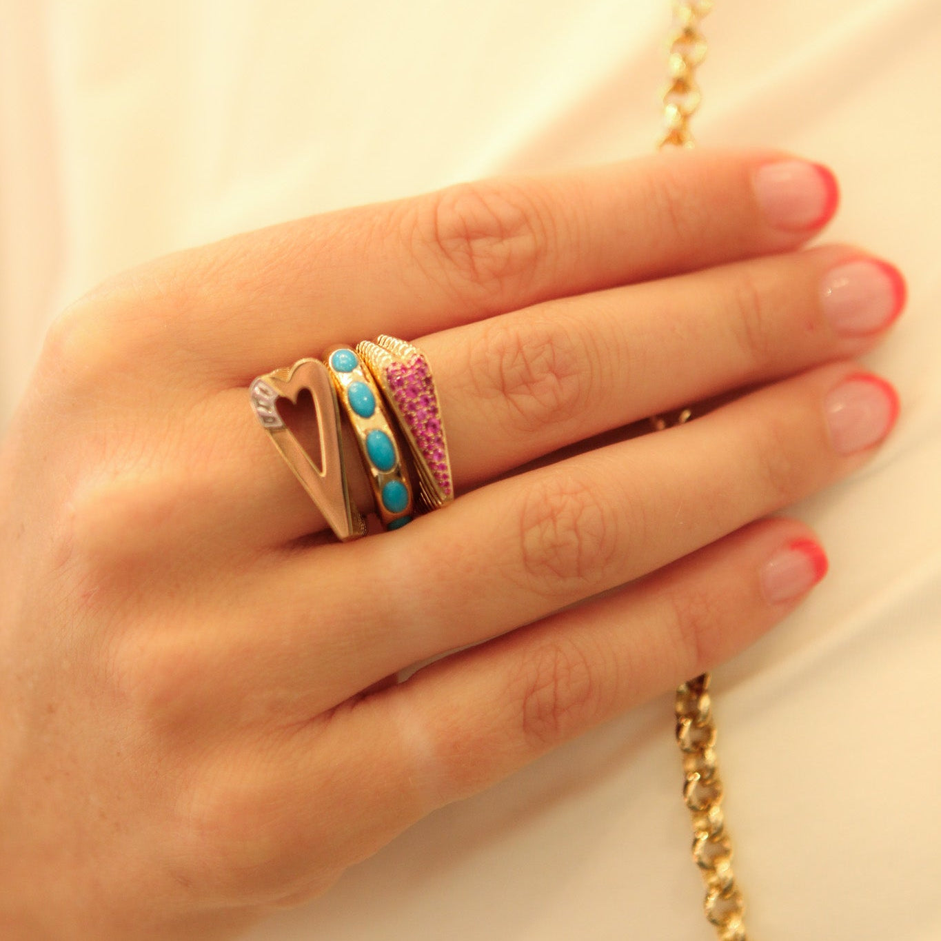 Fluted Pave Heart Ring - Pink Sapphire