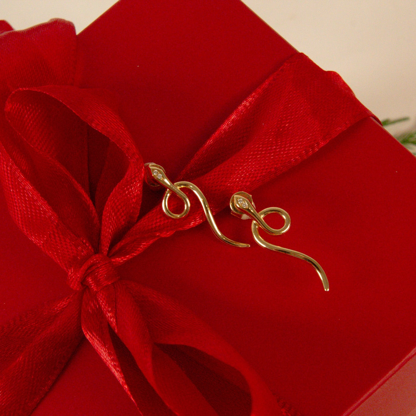 Serpiente Coiled Studs