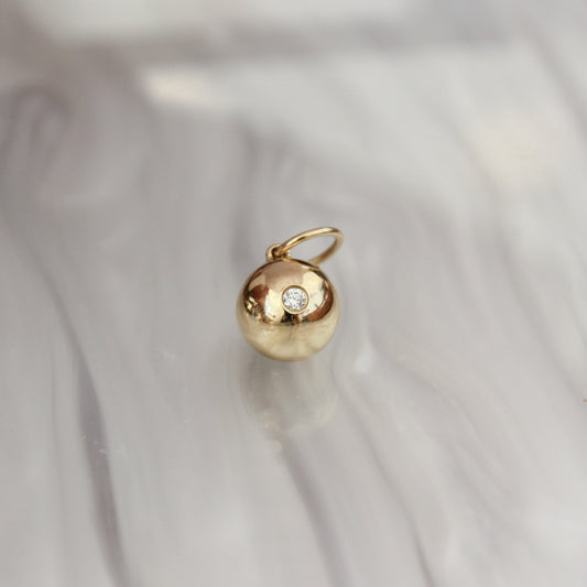 Vero Gold Ball Charm
