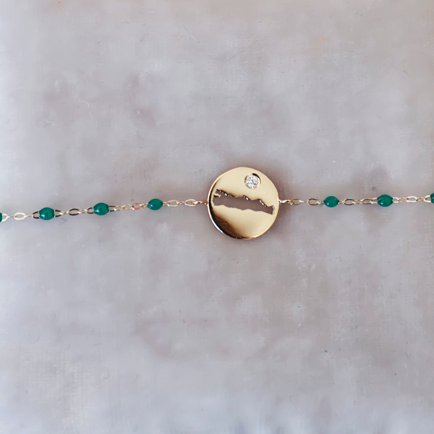 Le Rive 30A Single Diamond Petite Coin Bracelet in Emerald