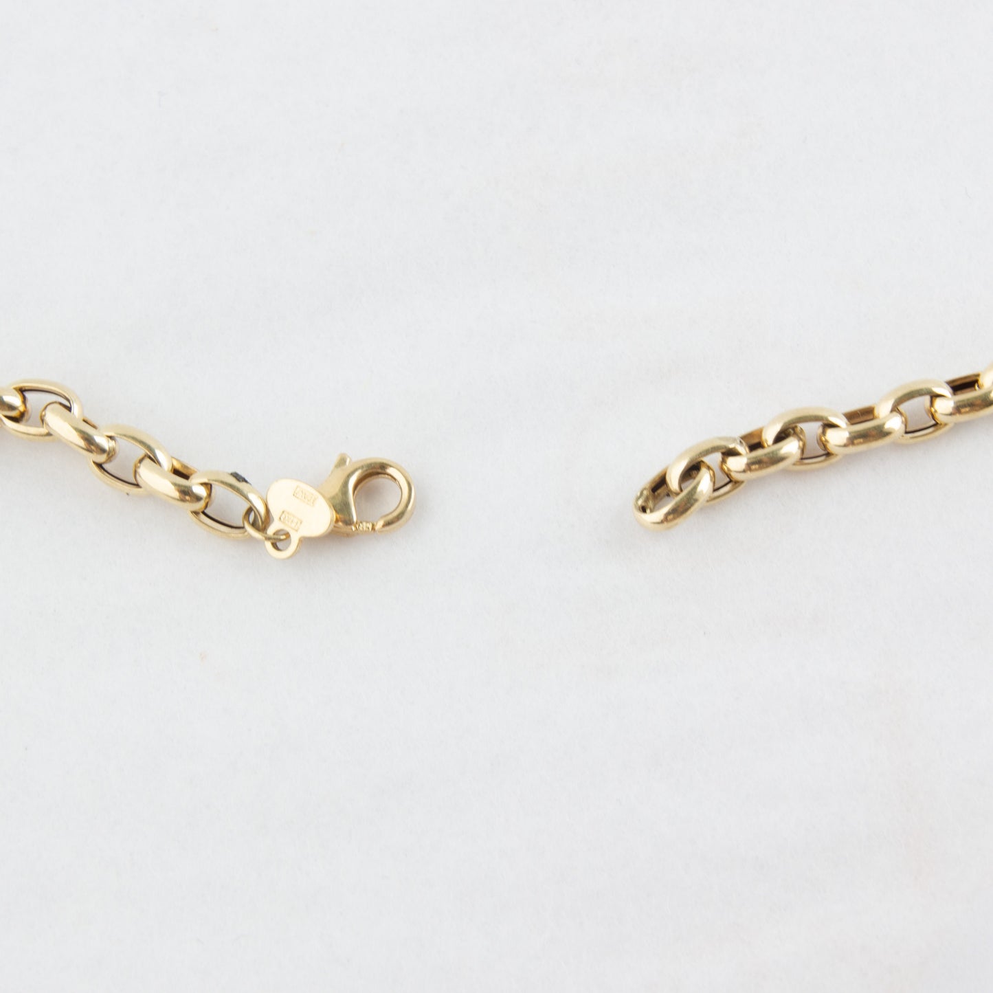 Elara Small Oval Link Necklace - 18”
